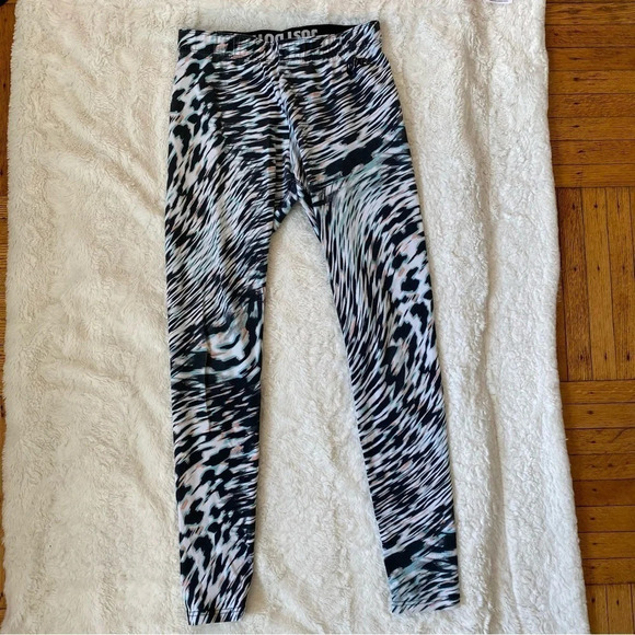 Nike Leg-A-See Windblur Leggings - Picture 12 of 12